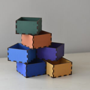 Ящики для сортування предметів за кольорами